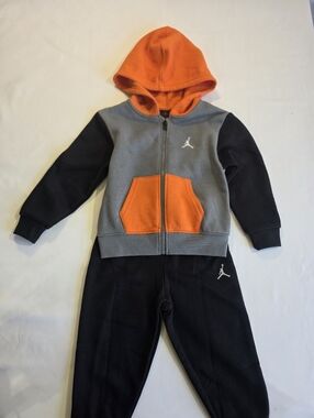 Jordan Toddler 2 Piece Hoodie Jogger Set 3T NWT Black Orange